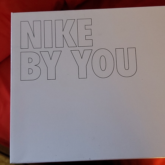 Custom Nike - Picture 2 of 10